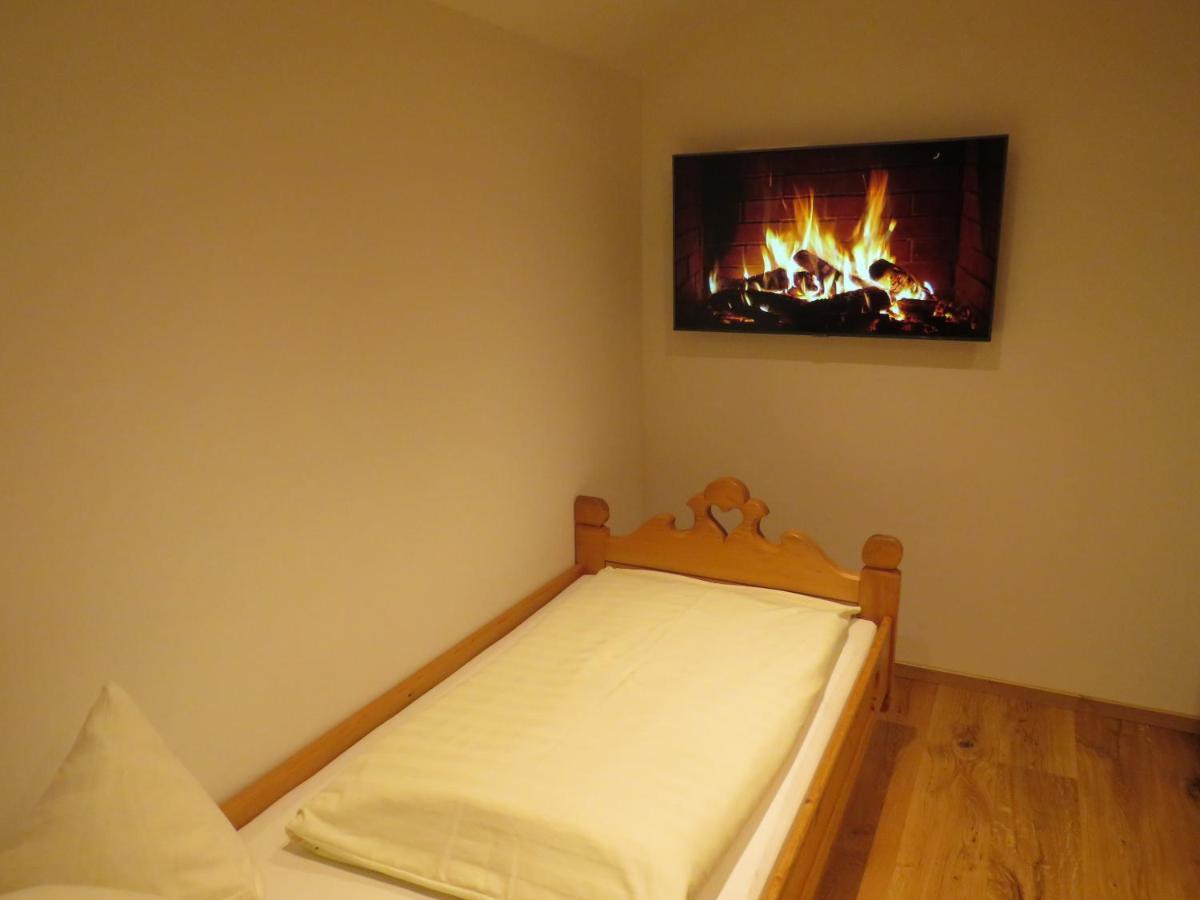 Haus Hubertus - Gaestehaus Sahler Apartment