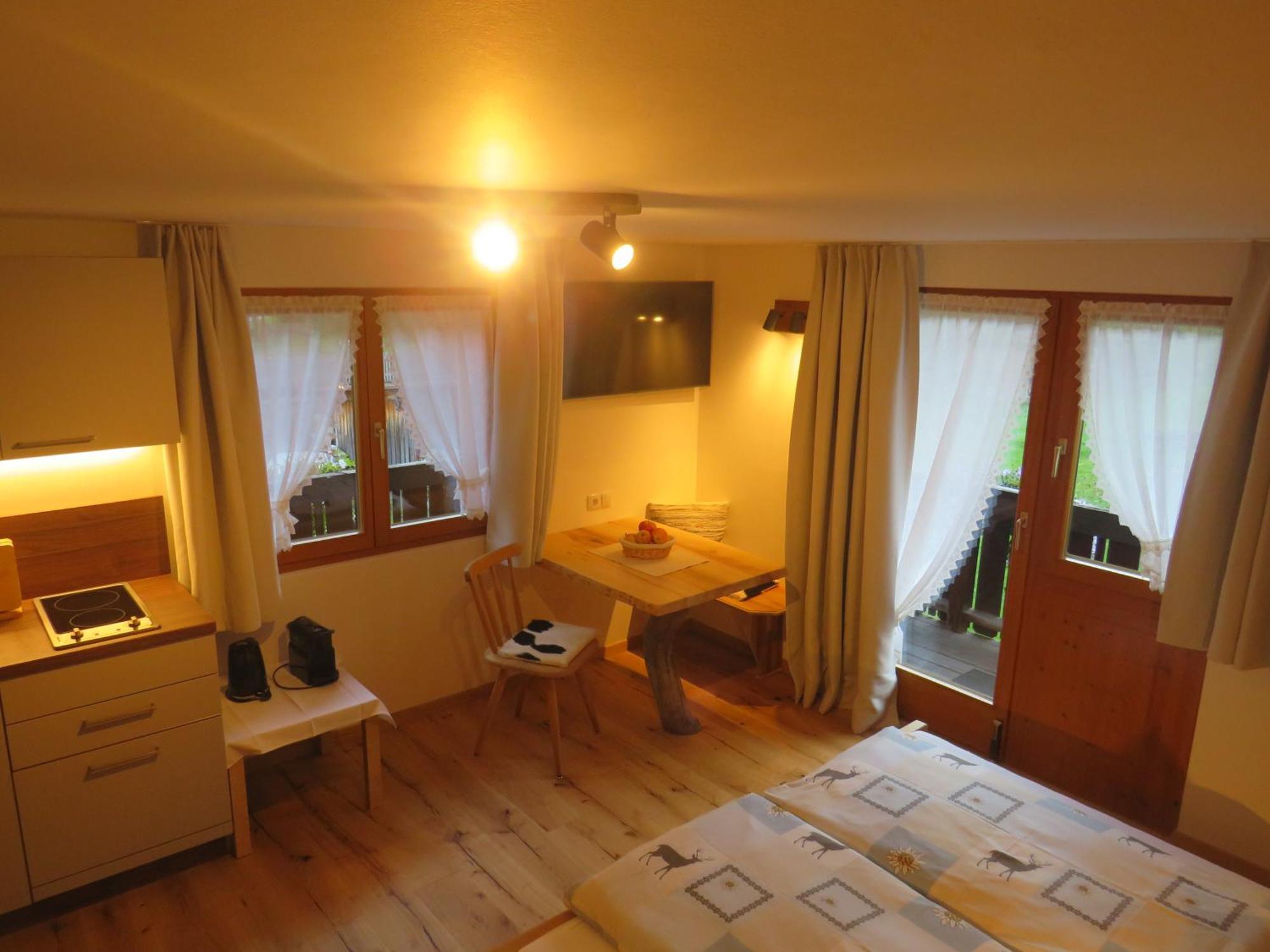 Haus Hubertus - Gaestehaus Sahler Partenen